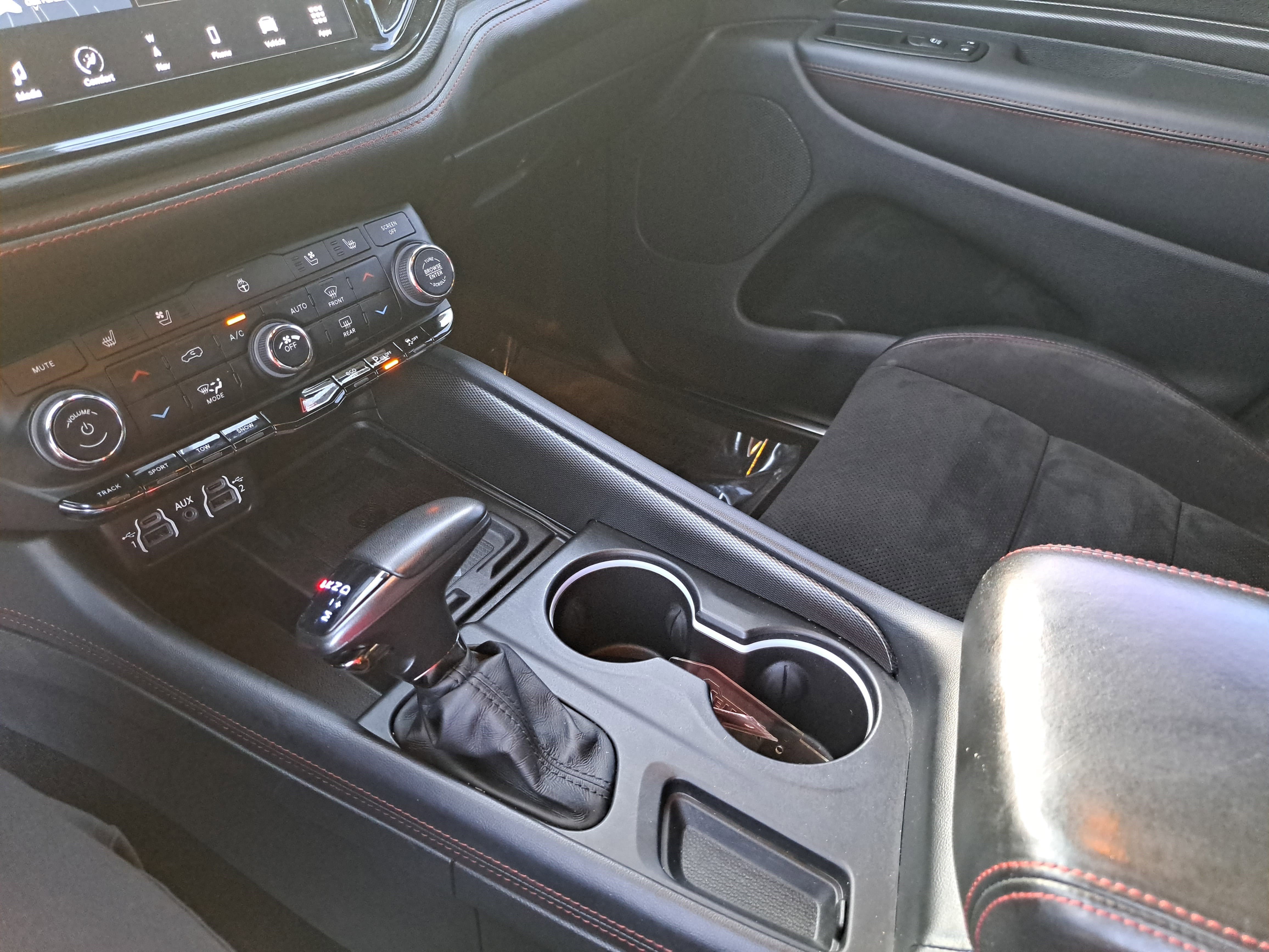 Used 2023 Dodge Durango R/T w/ Tow 'N Go Package AWD/4WD image 26