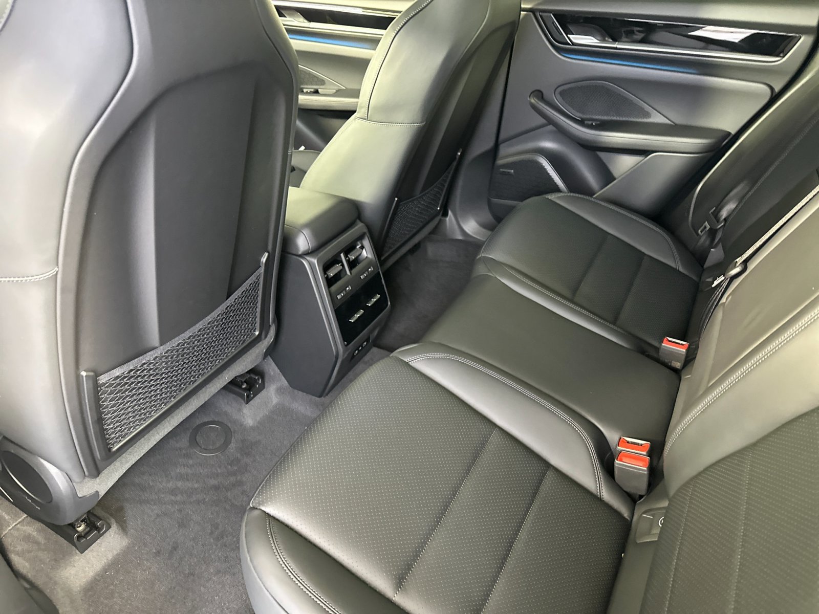 New 2026 Porsche Macan Electric RWD image 14