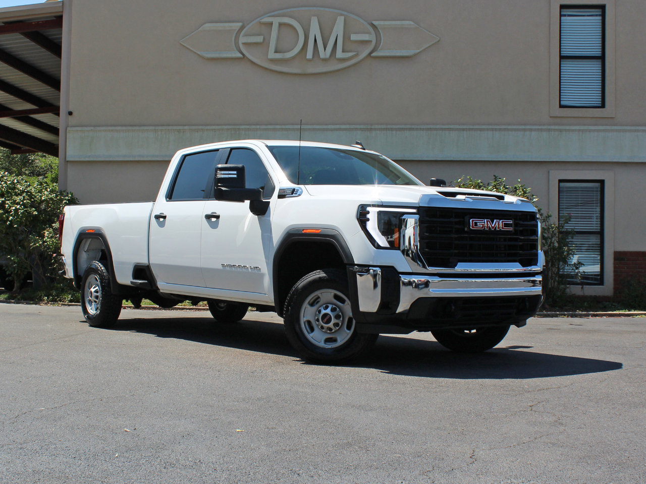 Used 2024 GMC Sierra 2500 Pro w/ Convenience Package image 3