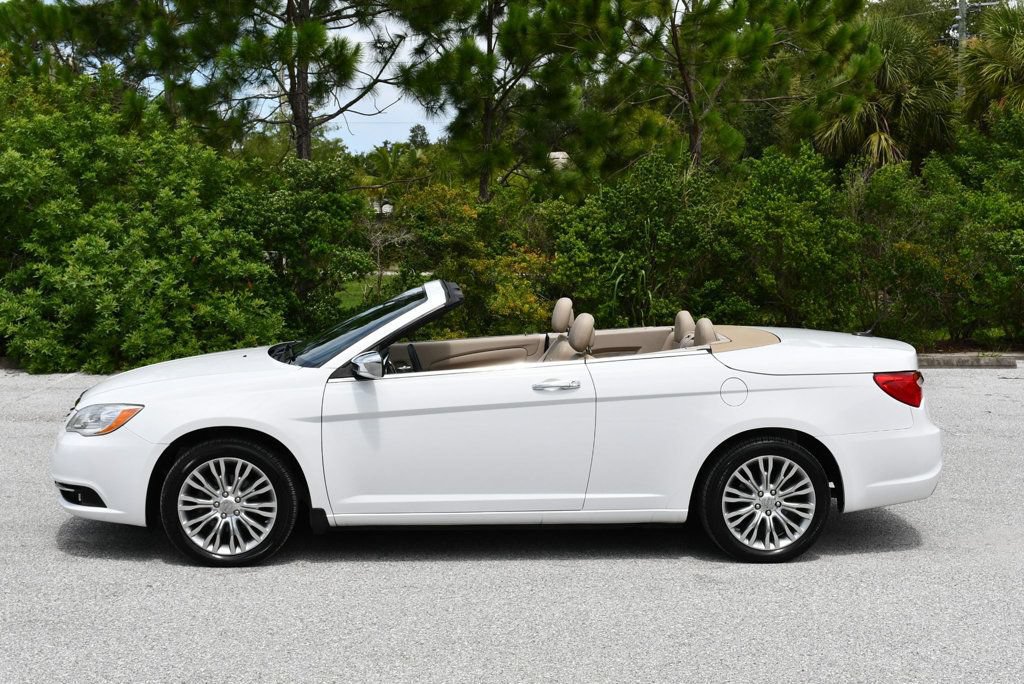 Used 2012 Chrysler 200 Limited FWD image 3