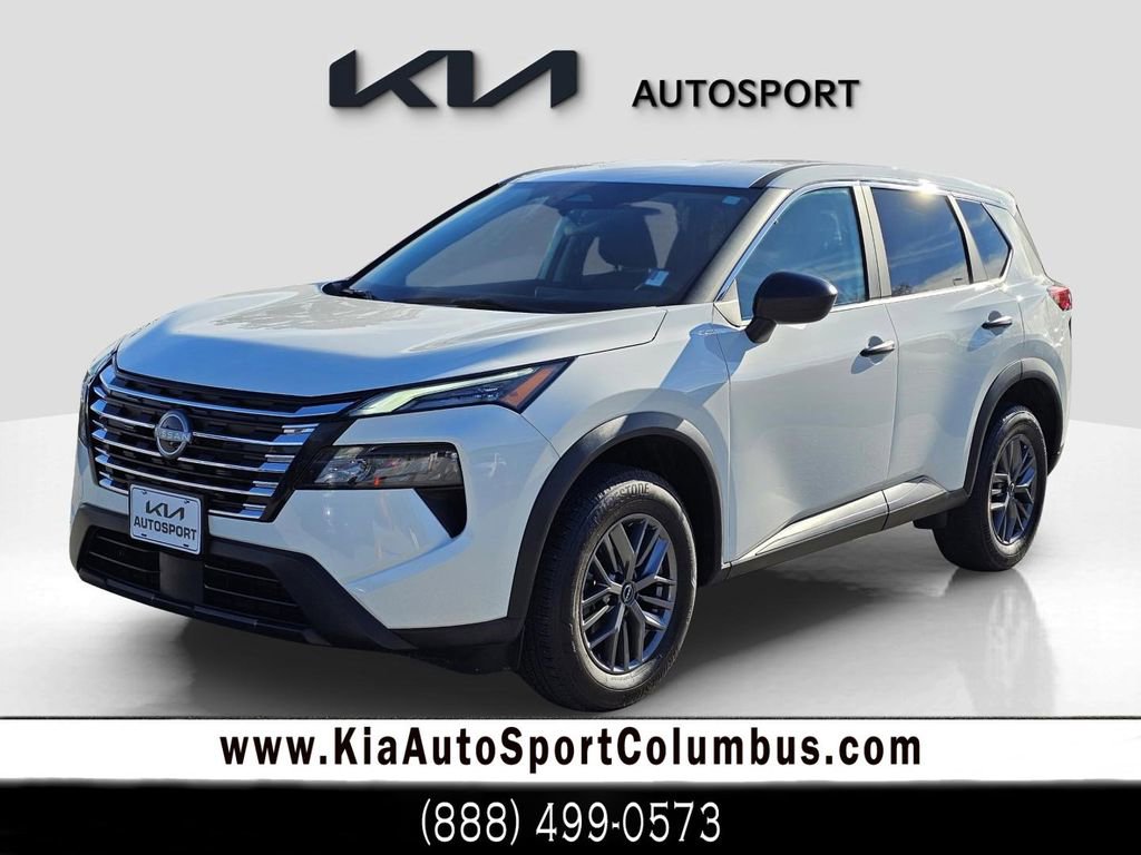 Used 2024 Nissan Rogue S image 1