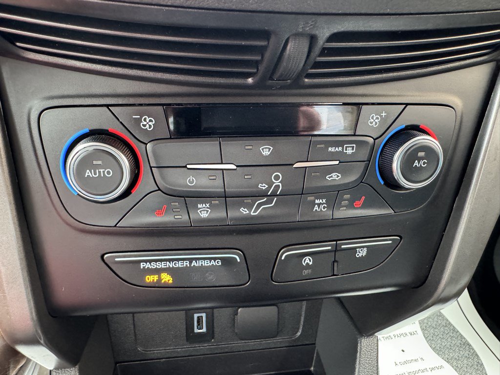 Used 2017 Ford Escape SE w/ Equipment Group 201A AWD/4WD image 13