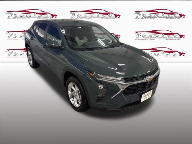 New 2026 Chevrolet Trax LS w/ LS Convenience Package FWD image 8
