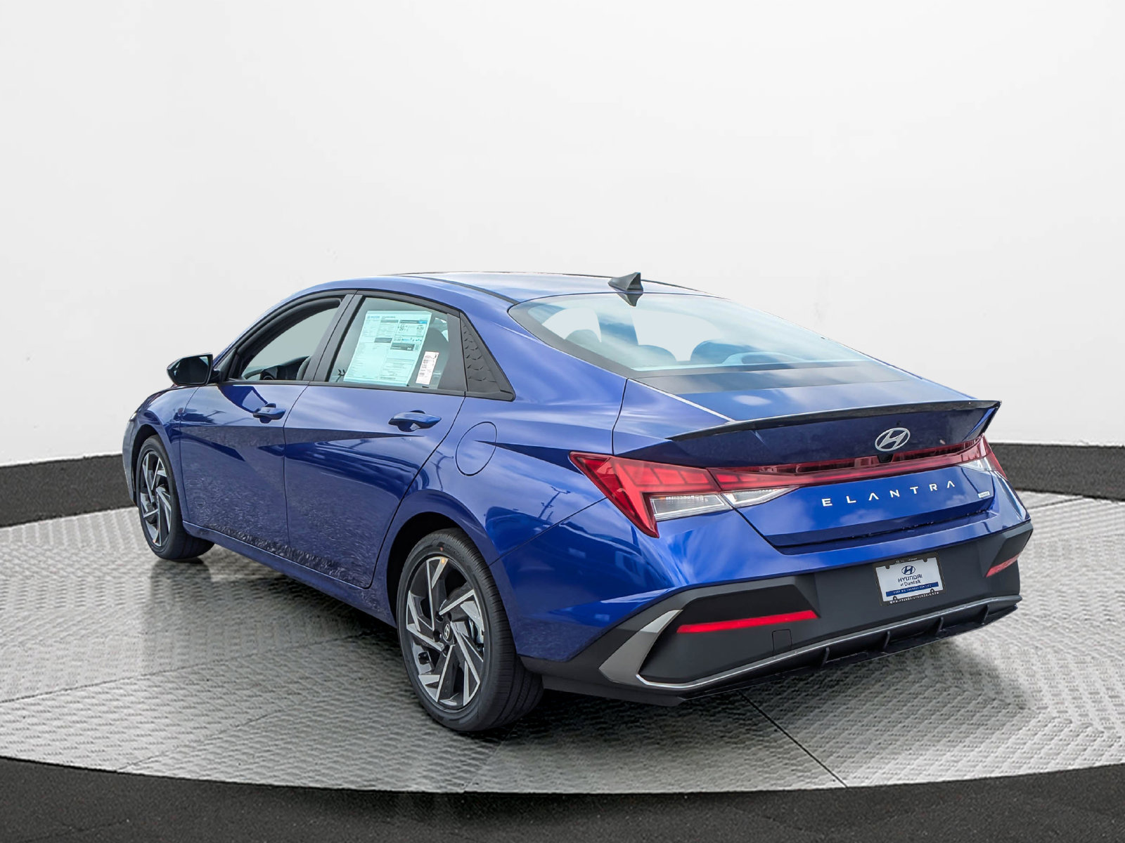 Used 2025 Hyundai Elantra SEL FWD image 4