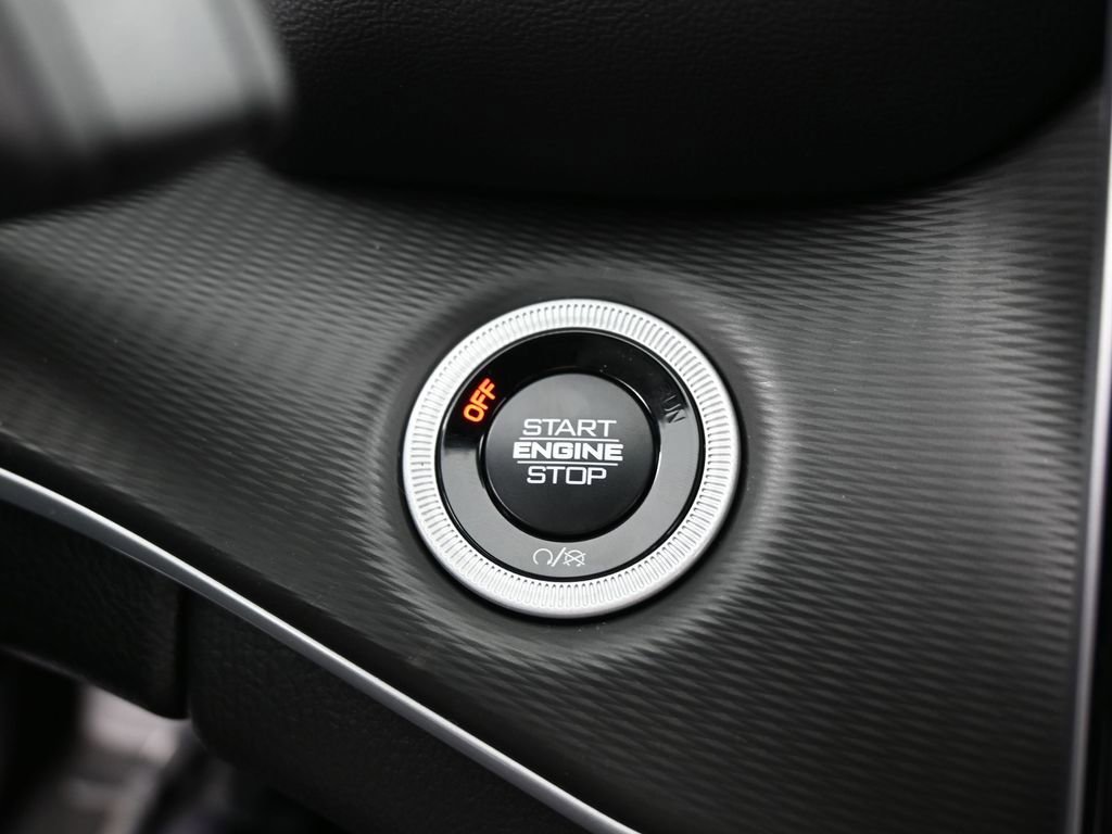 New 2026 Jeep Grand Cherokee L Laredo image 16