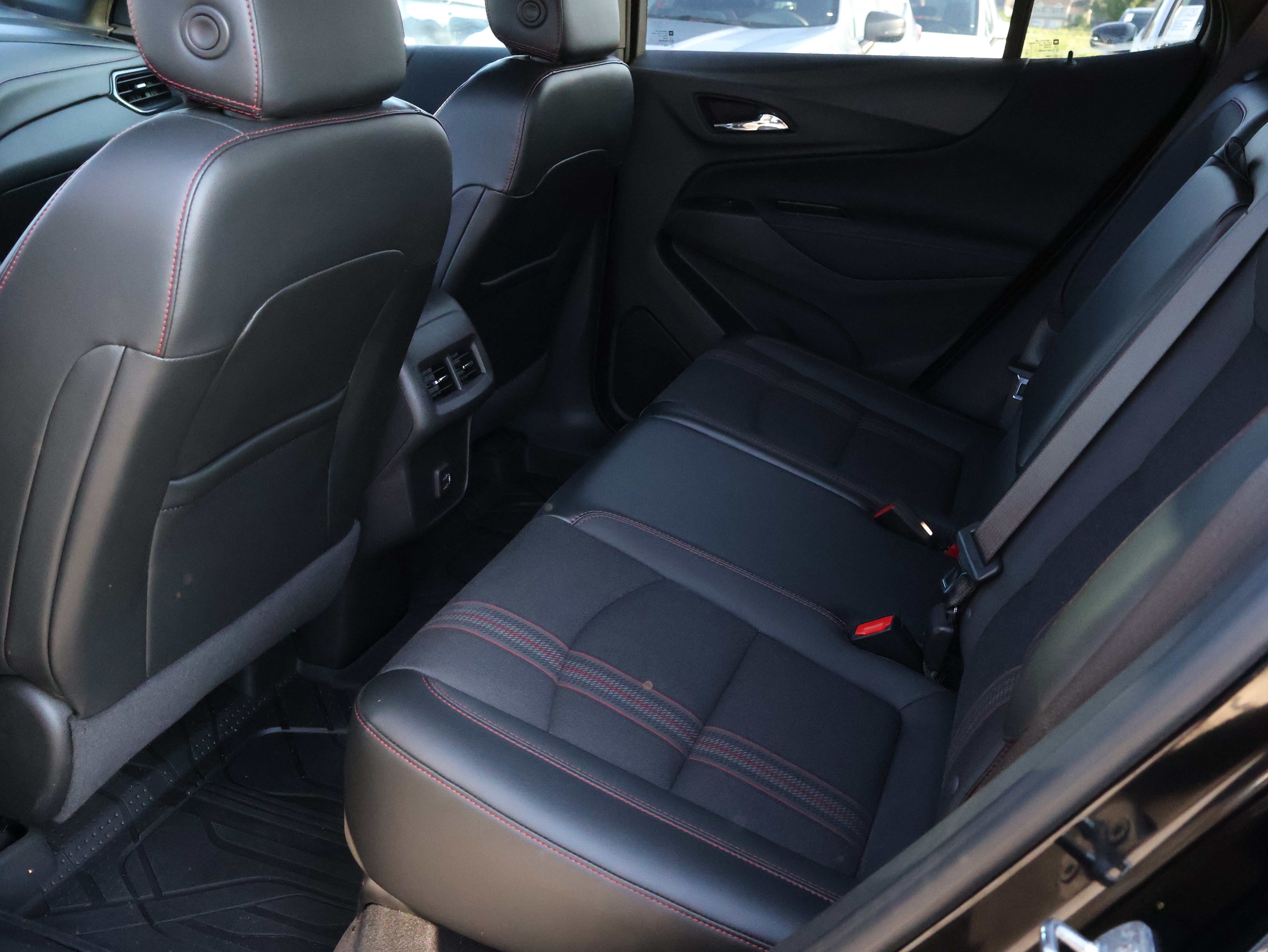 Used 2023 Chevrolet Equinox RS w/ LPO, Floor Liner Package AWD/4WD image 19