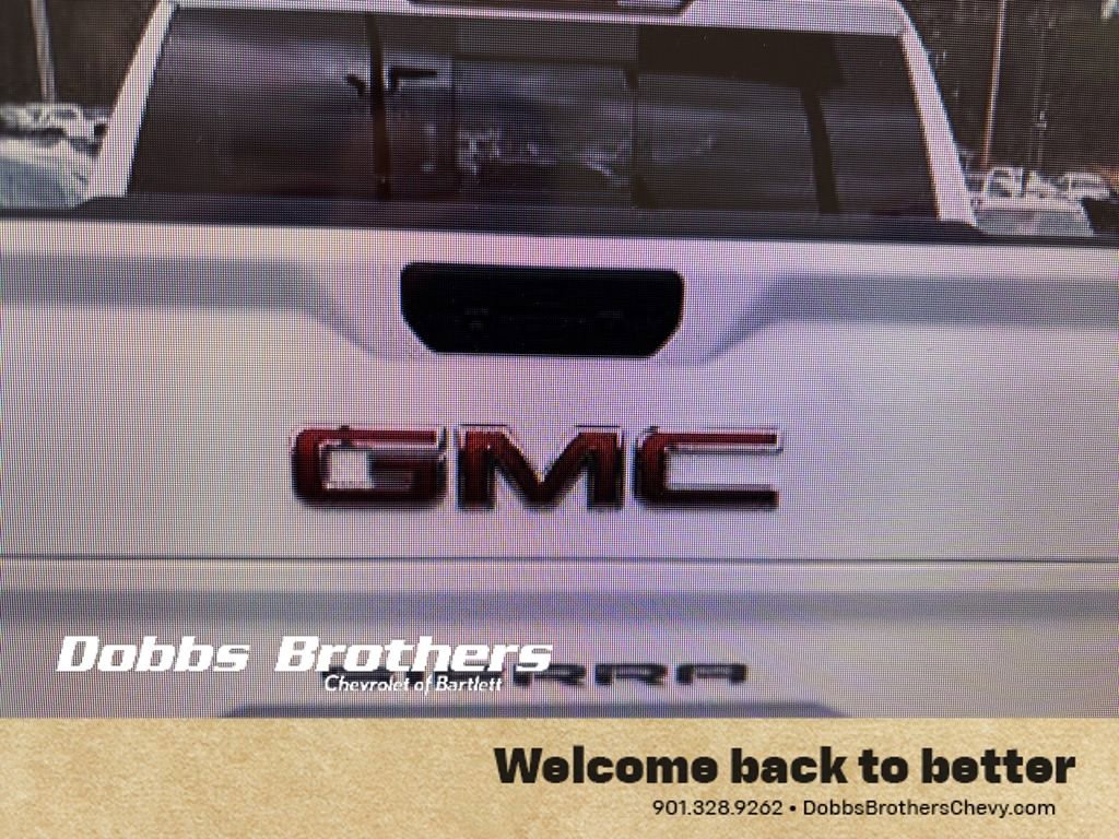 Used 2020 GMC Sierra 1500 SLT w/ SLT Premium Package image 4