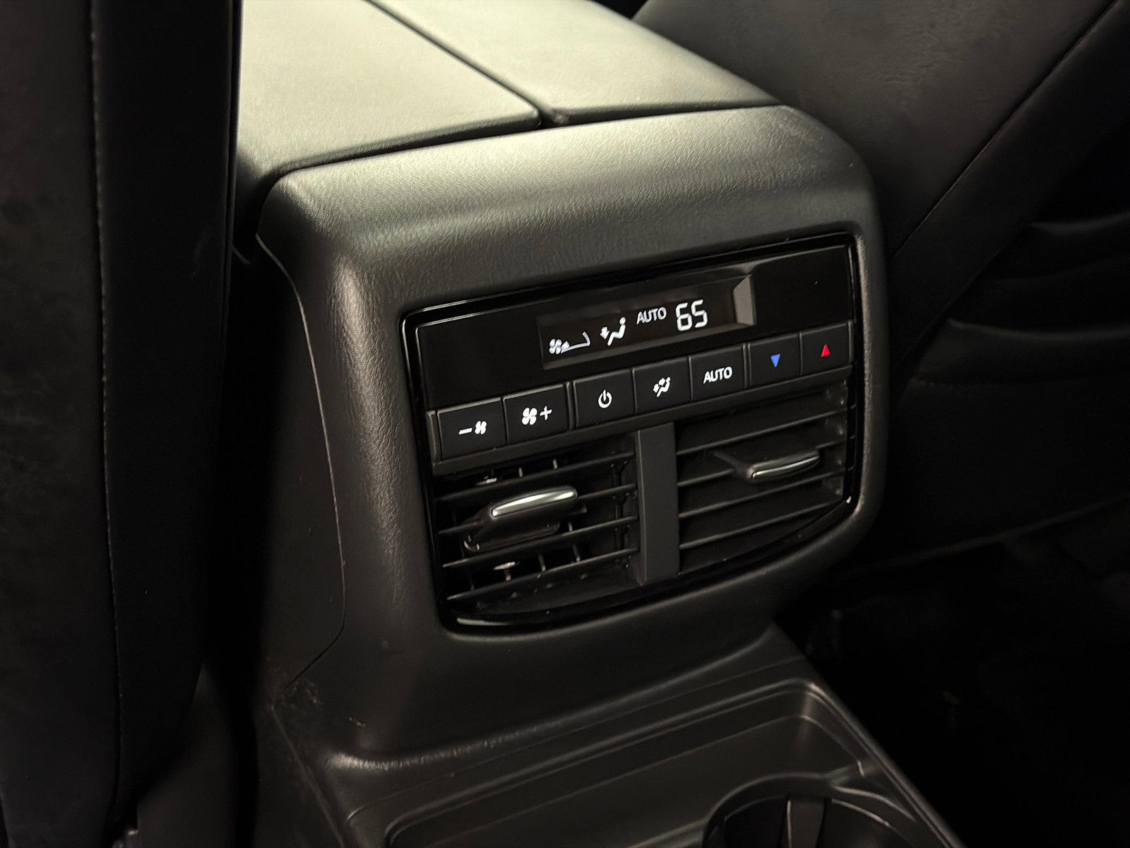 Used 2023 MAZDA CX-9 Touring image 19