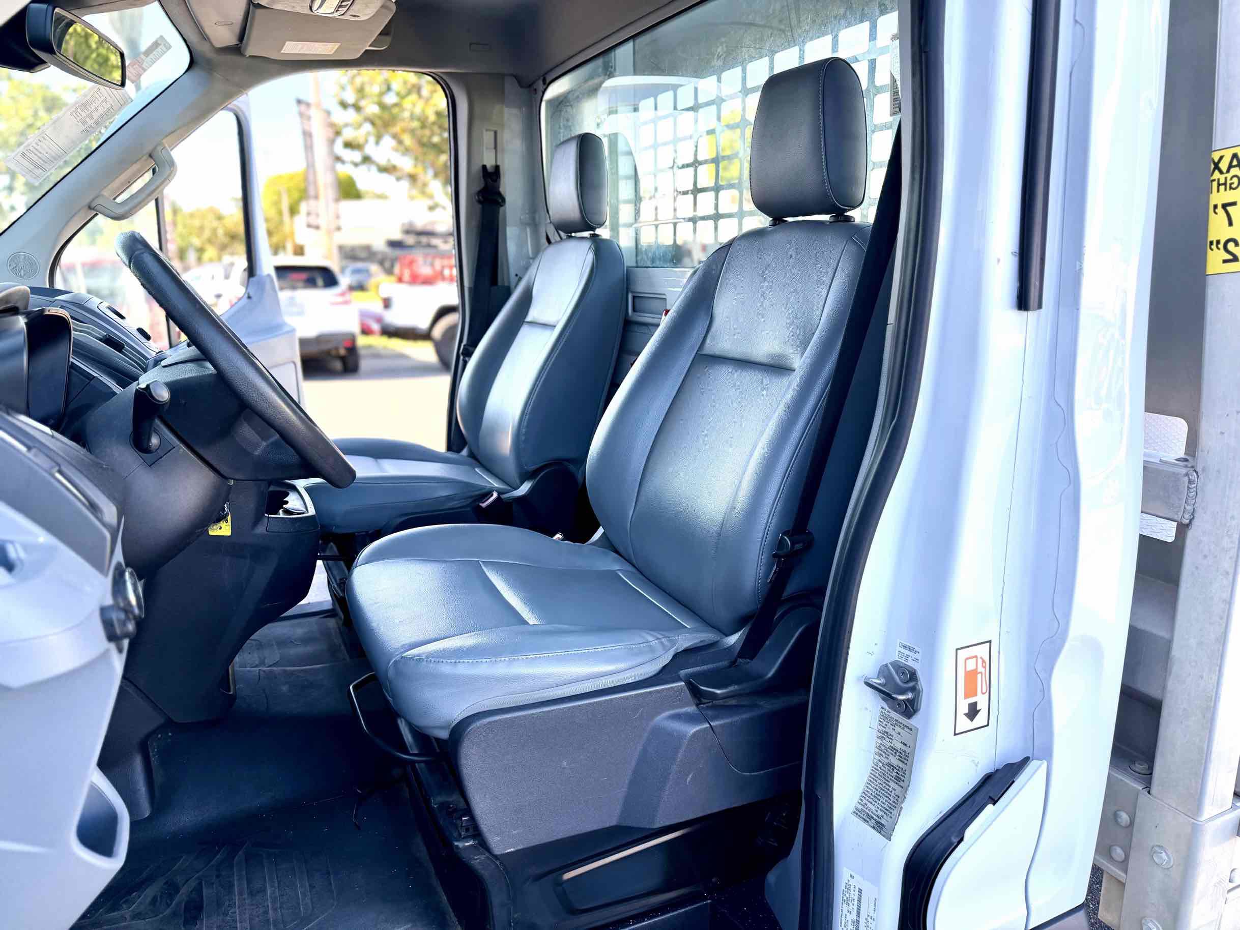 Used 2018 Ford Transit 250 138 RWD image 10