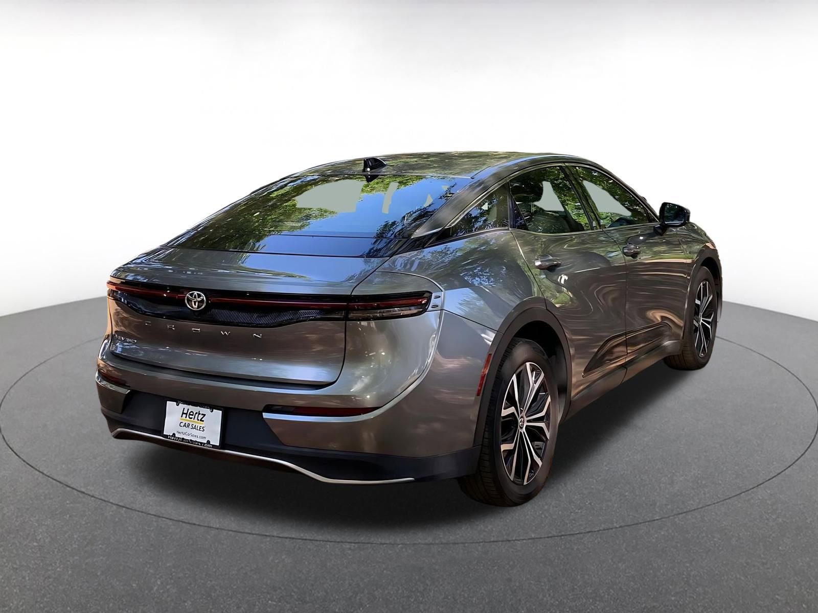 Used 2025 Toyota Crown XLE image 7