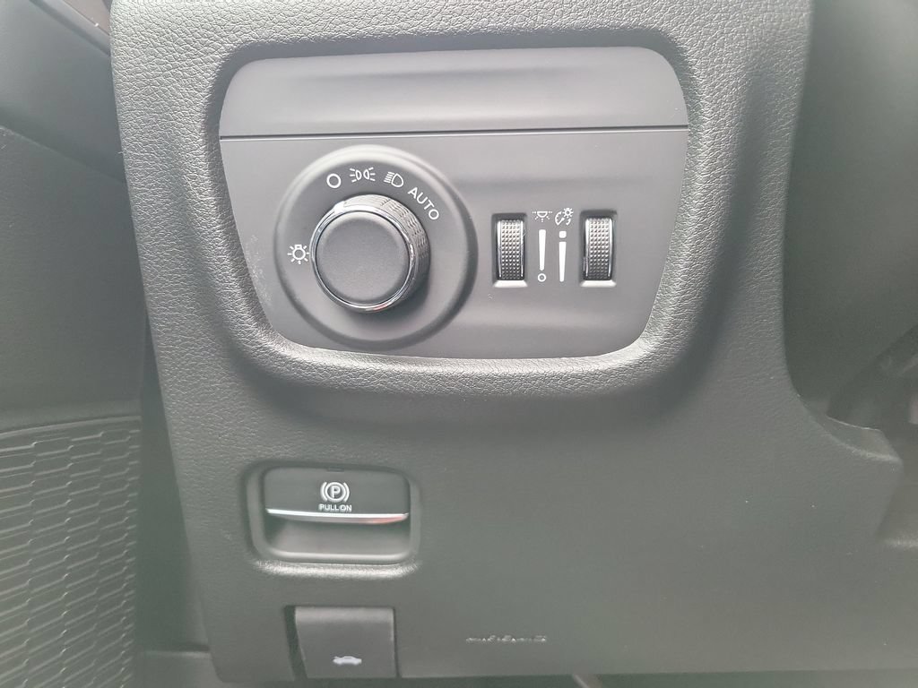 New 2026 Jeep Grand Cherokee Altitude AWD/4WD image 37