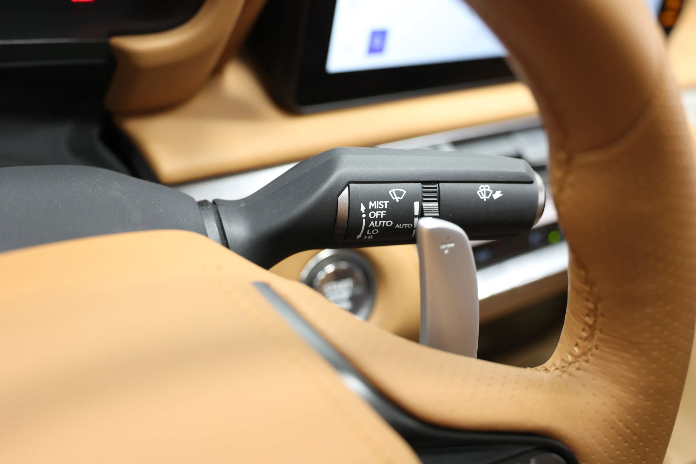 Used 2025 Lexus LC 500 Coupe w/ Touring Package RWD image 29