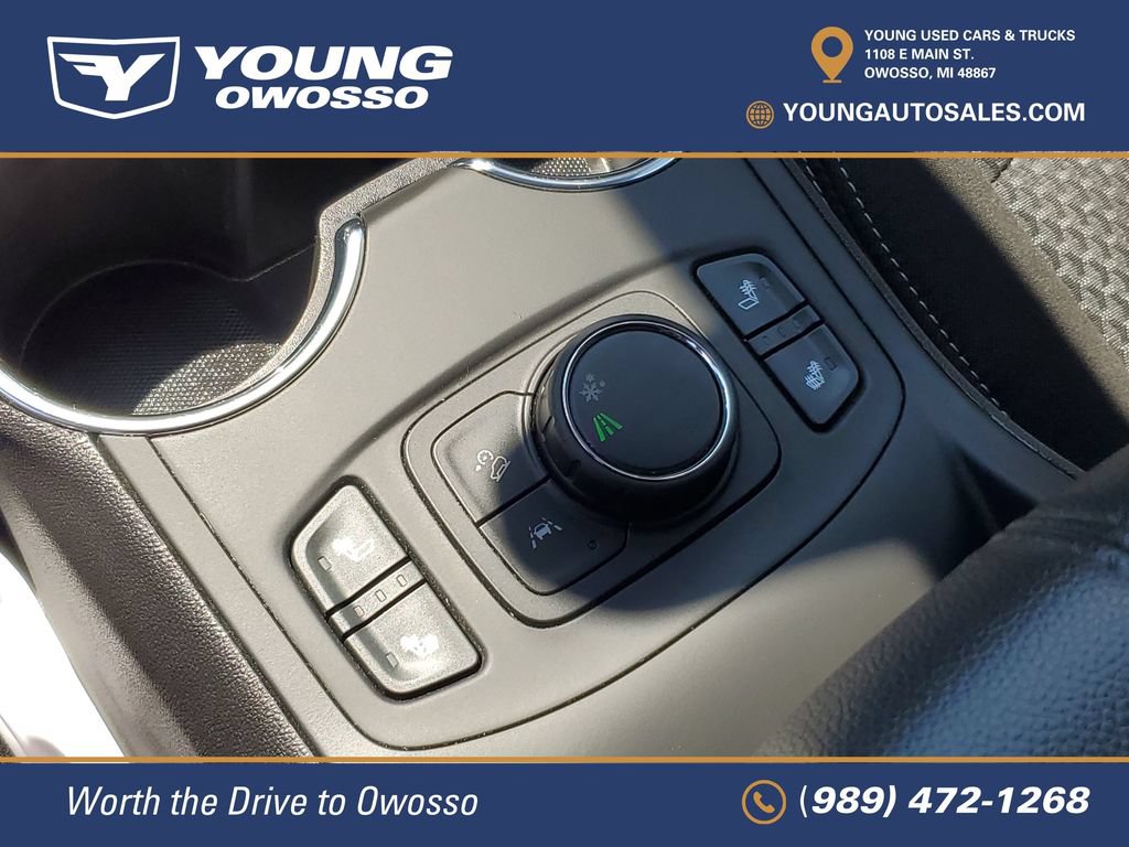 Used 2023 GMC Terrain SLE w/ Driver Convenience Package FWD image 19