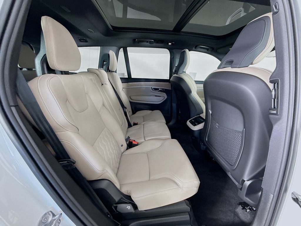 Certified 2026 Volvo XC90 B6 Plus w/ Protection Package Premier image 29