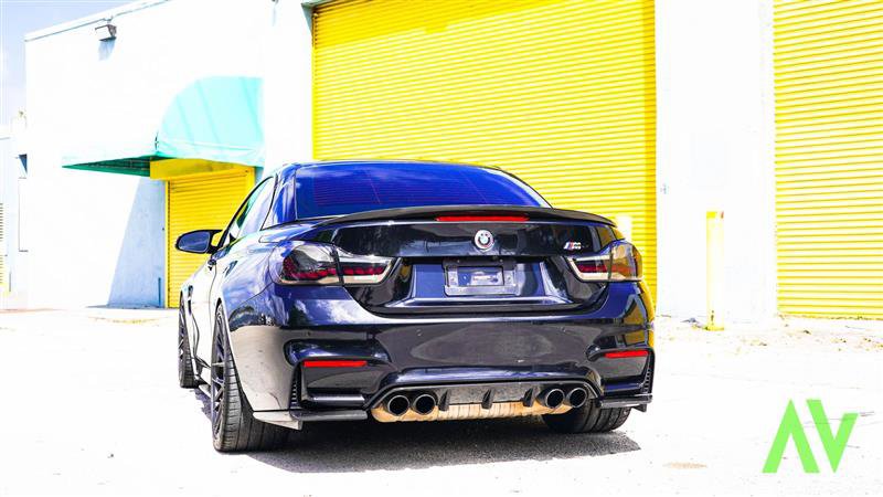 Used 2016 BMW M4 Convertible image 9