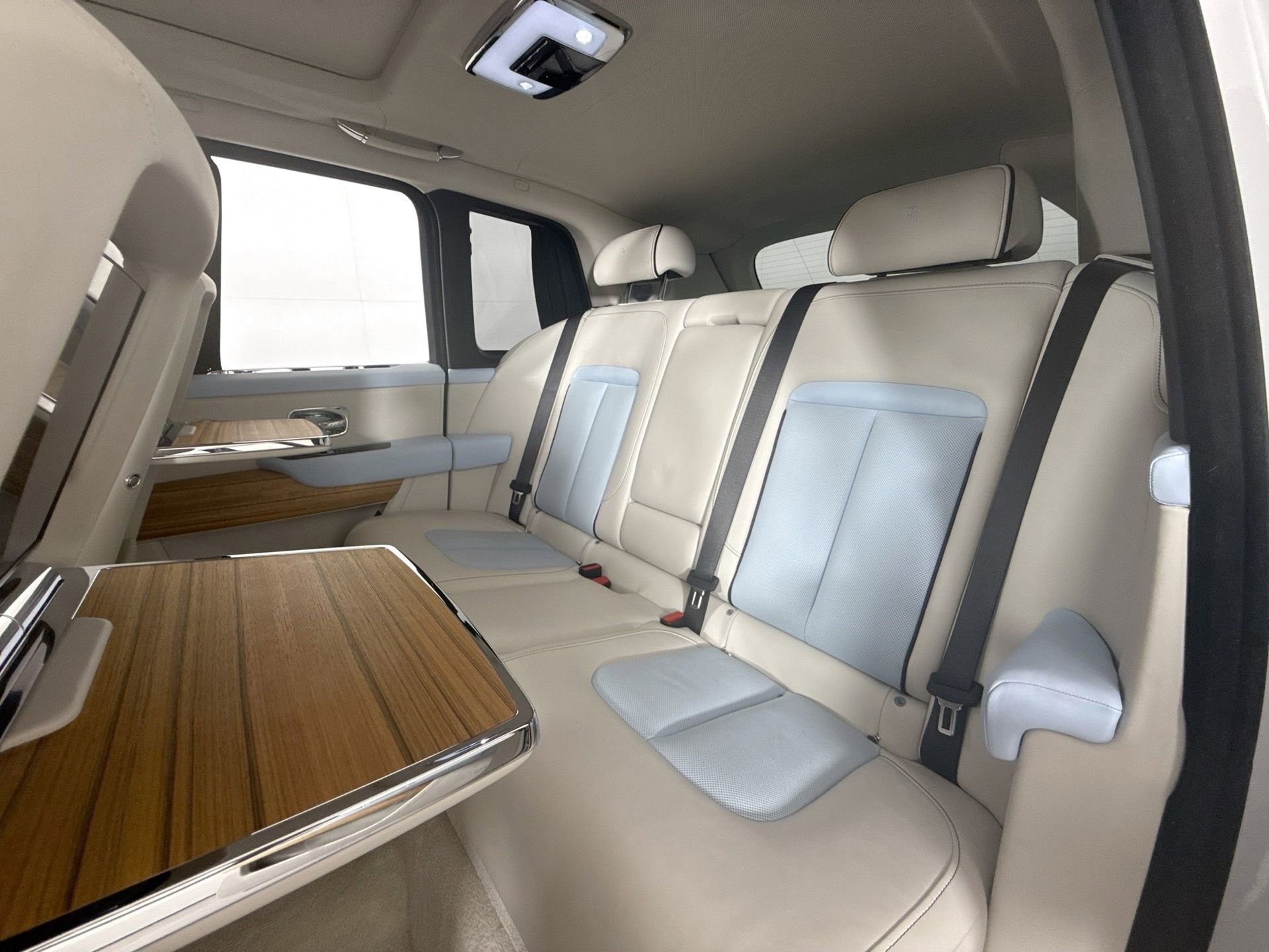 Used 2019 Rolls-Royce Cullinan image 19
