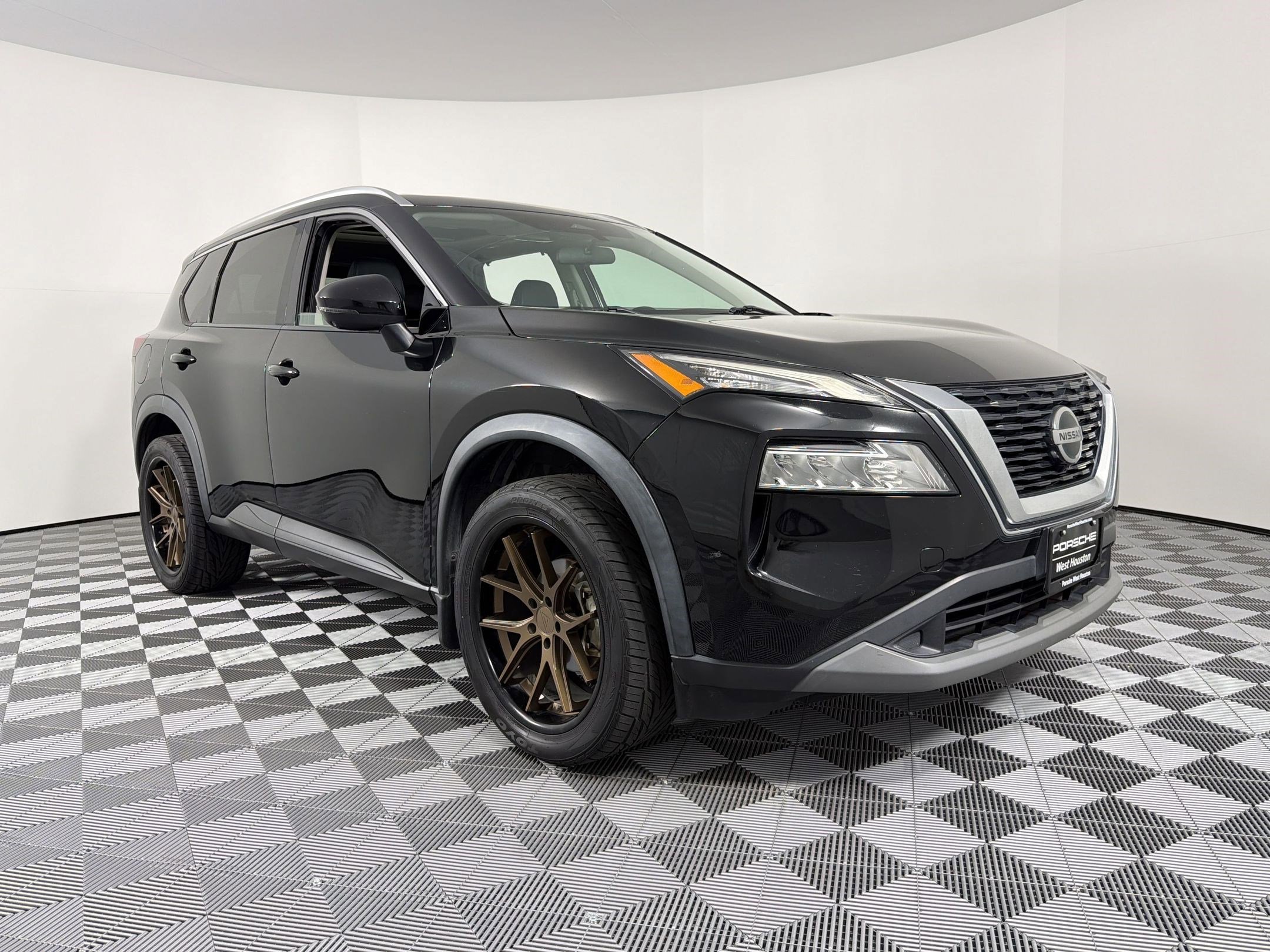 Used 2021 Nissan Rogue SV w/ Premium Package image 12