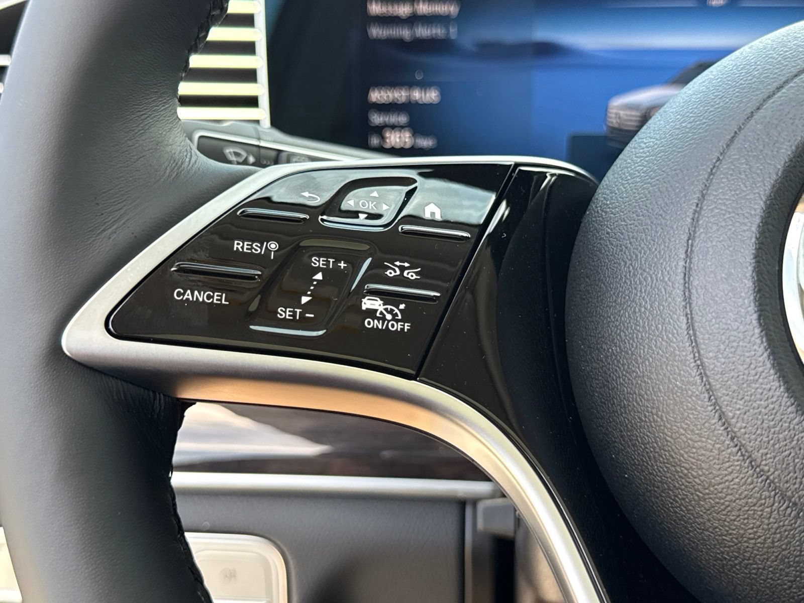 New 2026 Mercedes-Benz GLS 450 4MATIC image 25