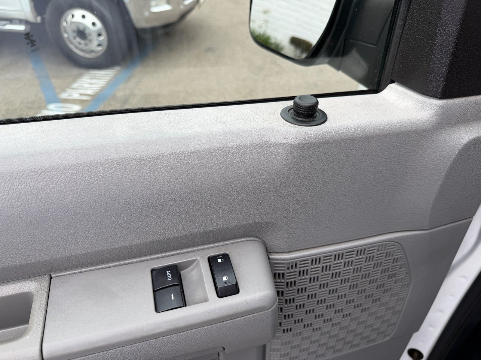 Used 2013 Ford E-150 and Econoline 150 w/ PWR Group RWD image 19