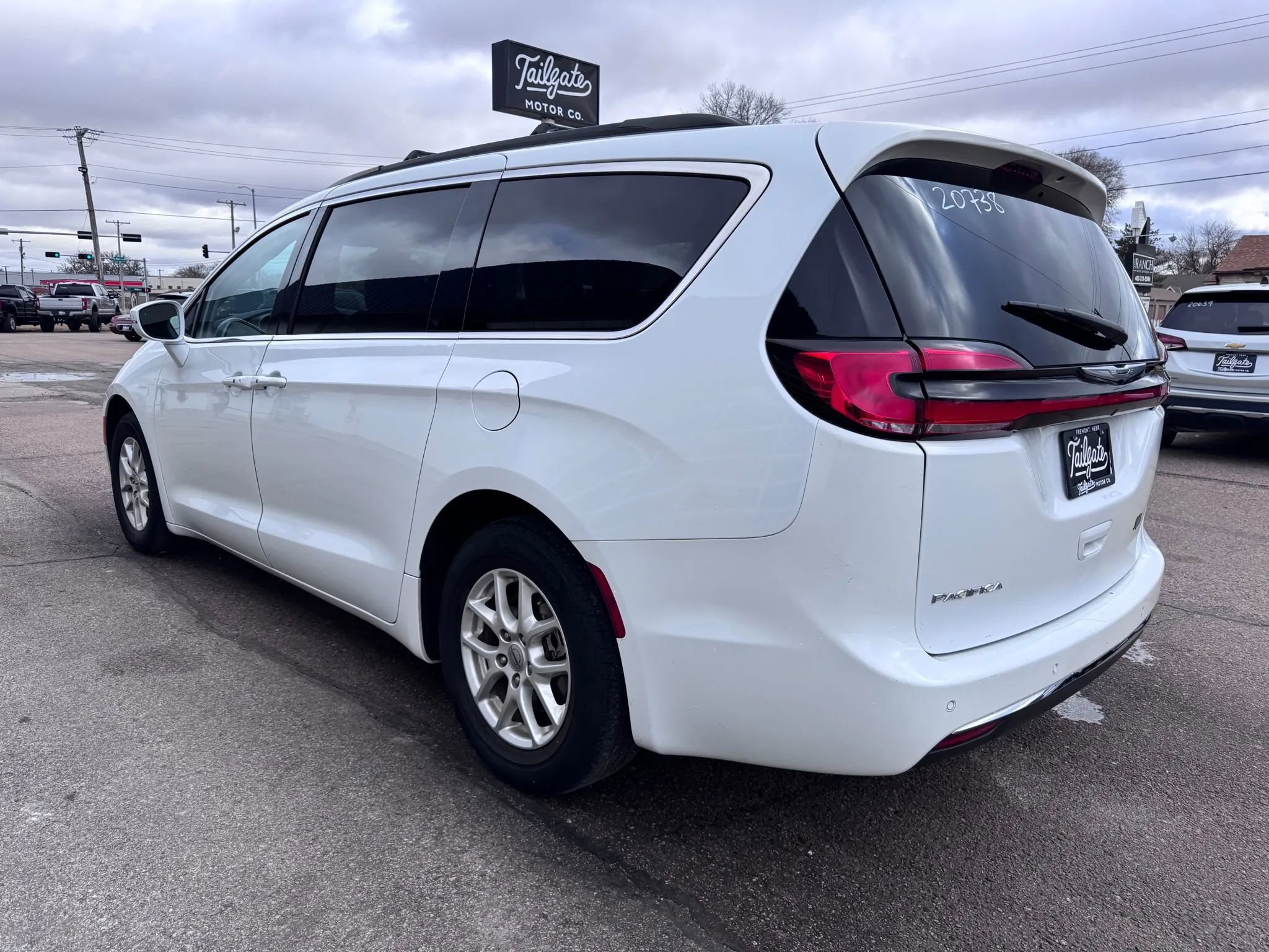 Used 2022 Chrysler Pacifica Touring-L image 5