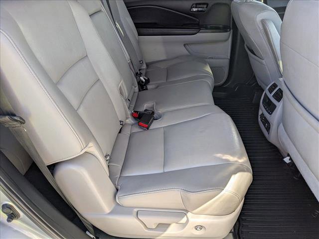 Used 2017 Honda Pilot Touring image 23
