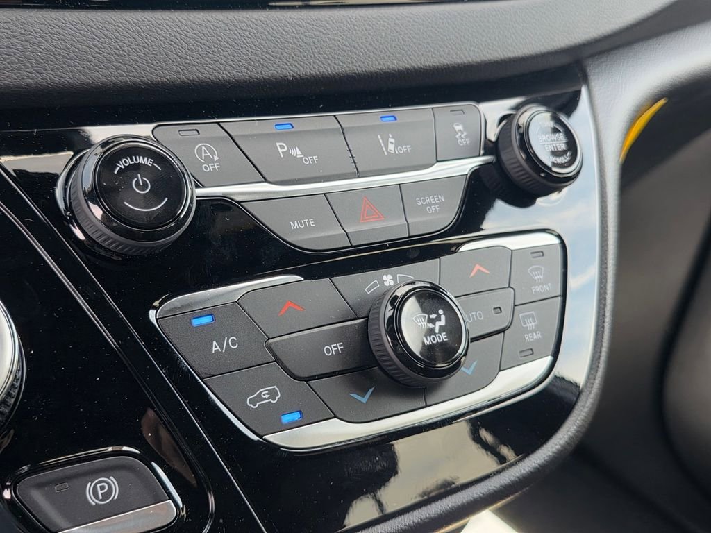 New 2026 Chrysler Voyager LX FWD image 17