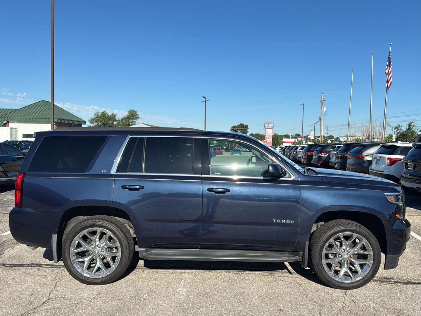 Used 2018 Chevrolet Tahoe LT AWD/4WD image 2
