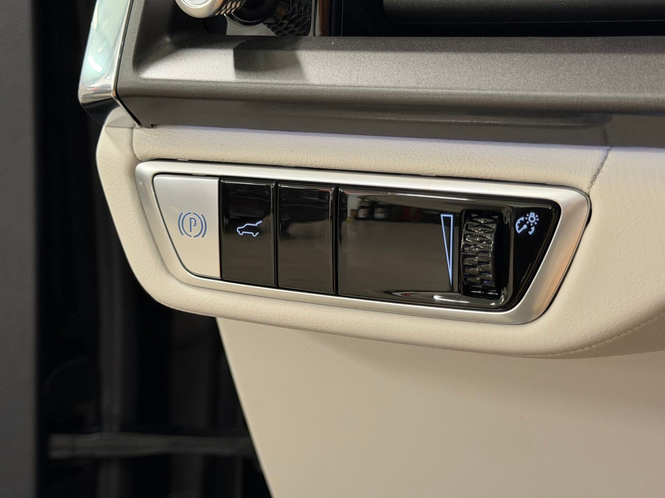 New 2027 Cadillac Vistiq Sport AWD/4WD image 34