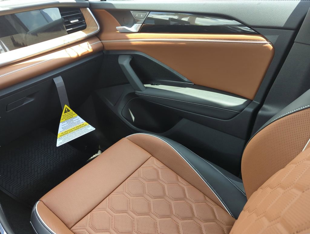 New 2026 Volkswagen Tiguan SEL R-Line AWD/4WD image 25