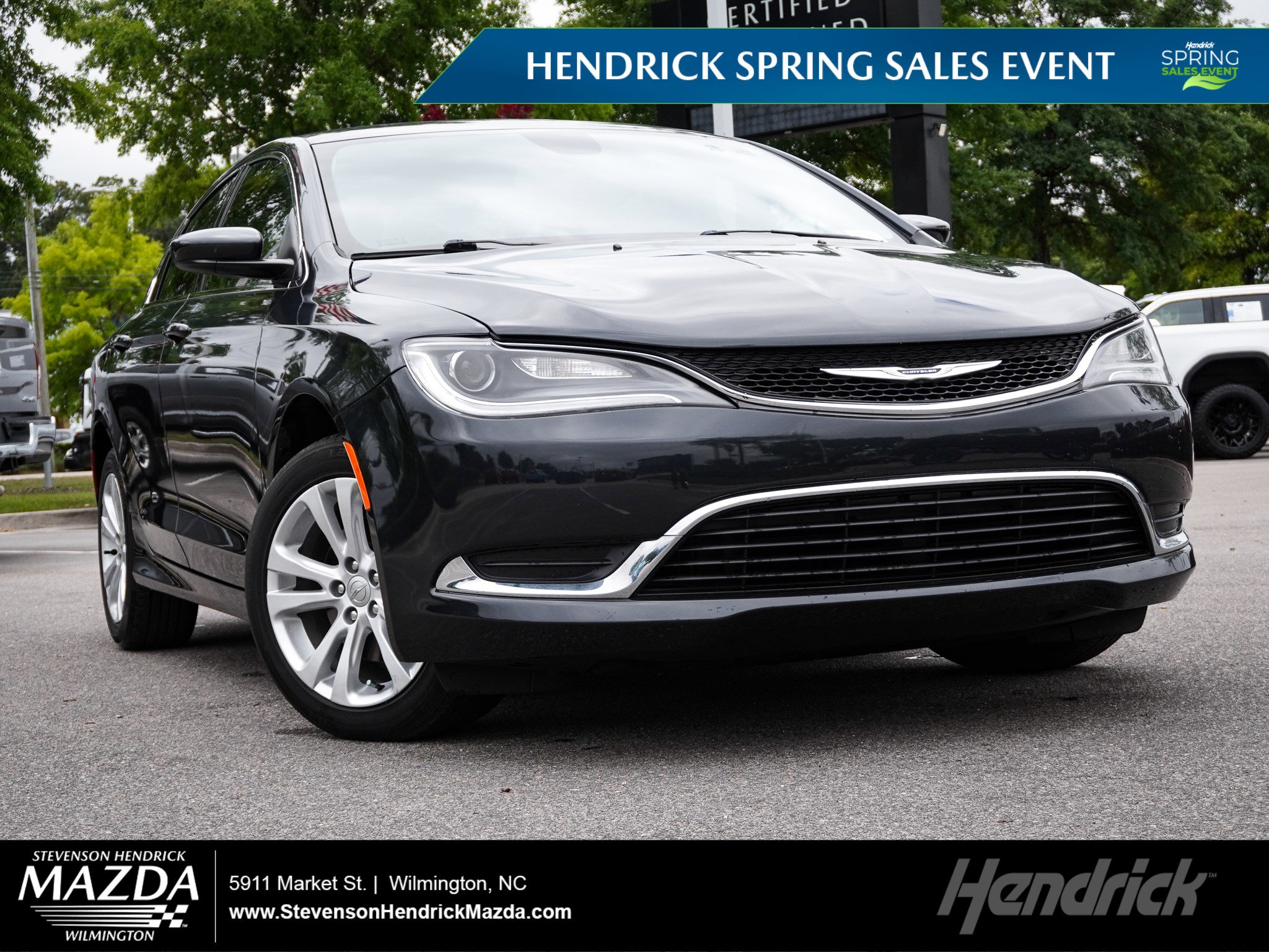 Used 2017 Chrysler 200 Limited Platinum FWD image 1