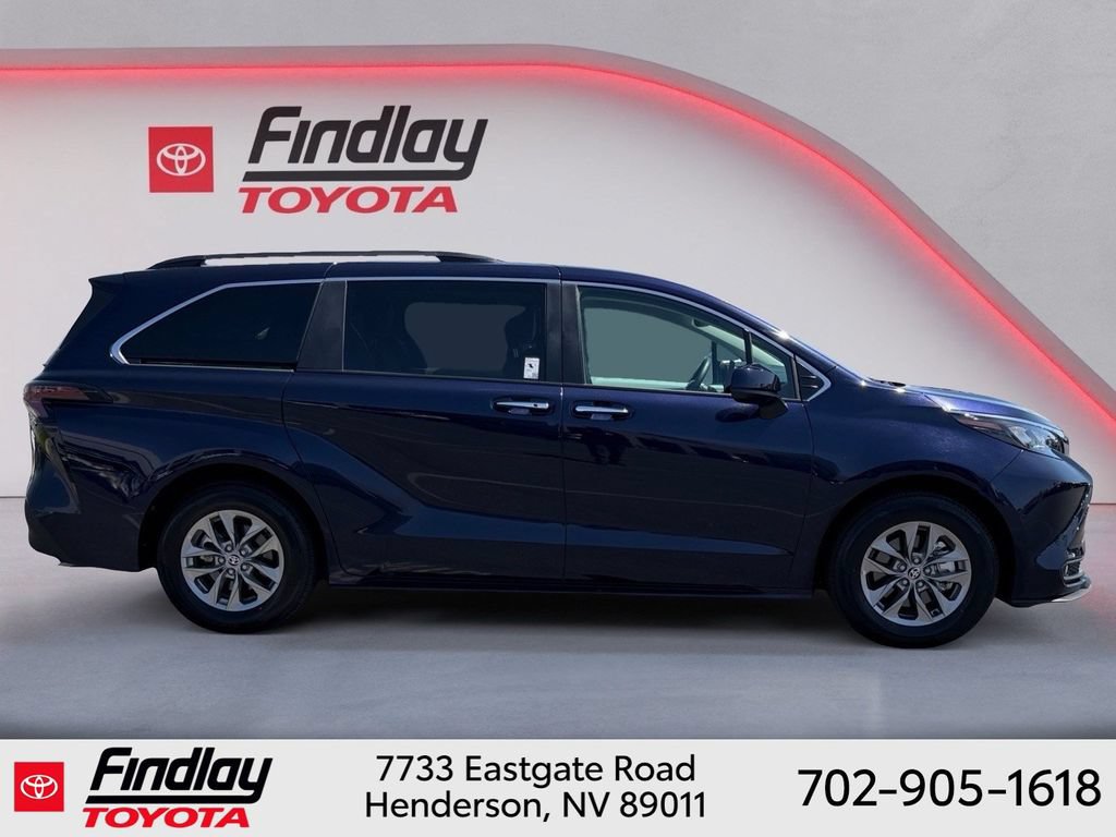 Certified 2026 Toyota Sienna XLE FWD image 11