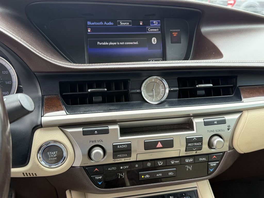 Used 2016 Lexus ES 350 w/ Luxury Package w/Wood Trim FWD image 20