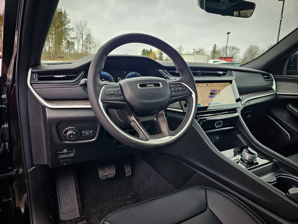 New 2026 Jeep Grand Cherokee Limited image 13