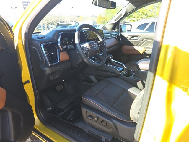 Used 2023 GMC Canyon AT4 w/ AT4 Premium Package image 12