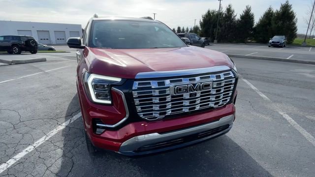 New 2026 GMC Terrain Denali w/ LPO, Black Badging Package image 4