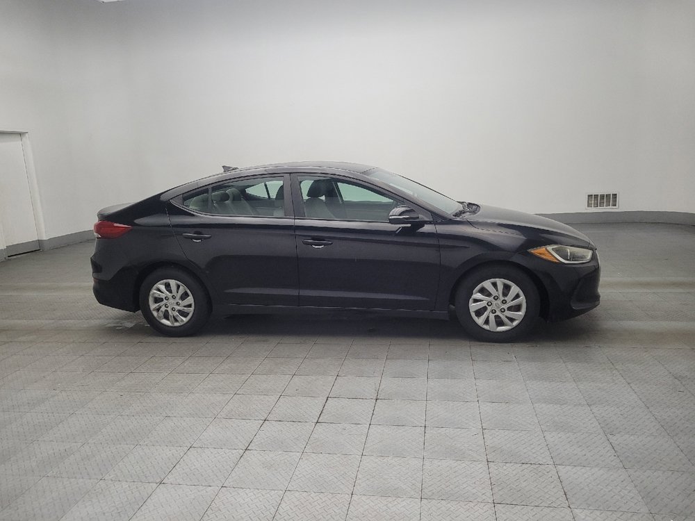 Used 2017 Hyundai Elantra SE image 11
