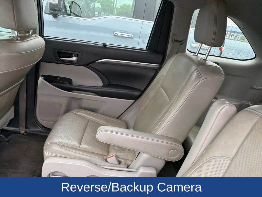 Used 2018 Toyota Highlander Limited Platinum FWD image 6