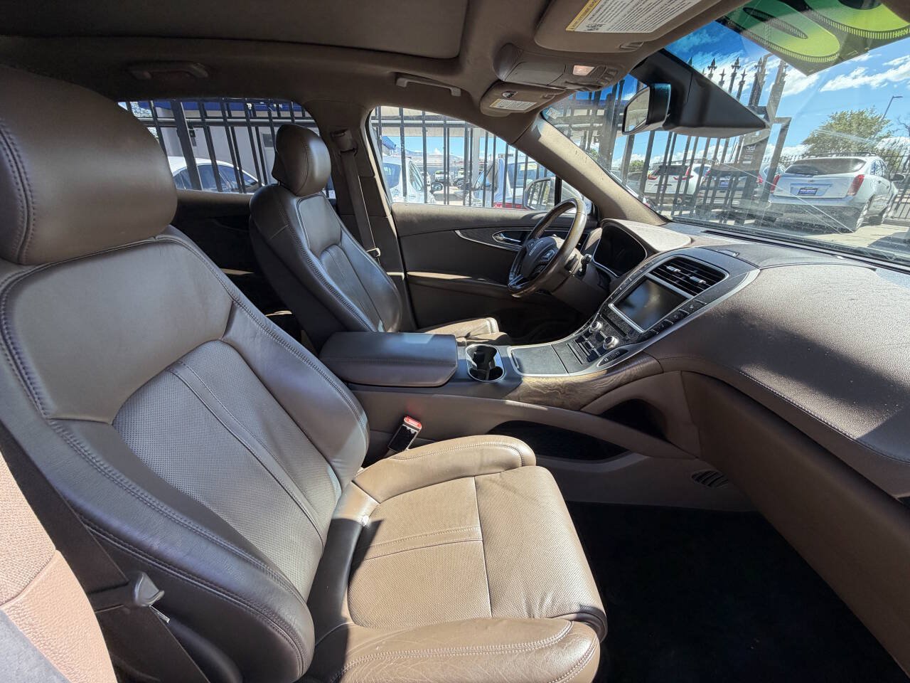 Used 2016 Lincoln MKX Reserve w/ Technology Package AWD/4WD image 13