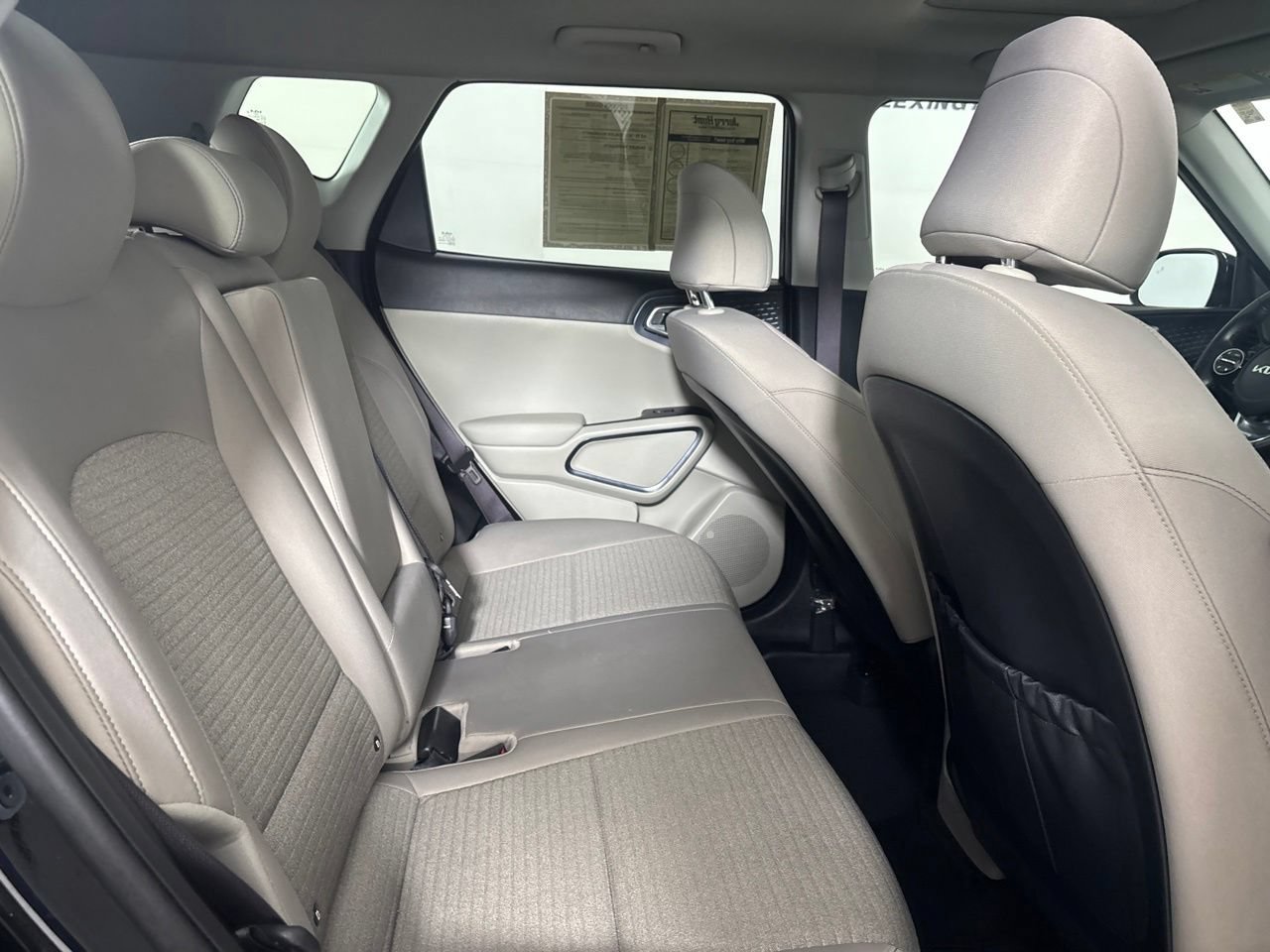 Used 2025 Kia Soul EX FWD image 29