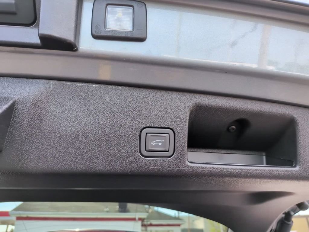 Used 2024 Chevrolet Equinox EV RS FWD image 18
