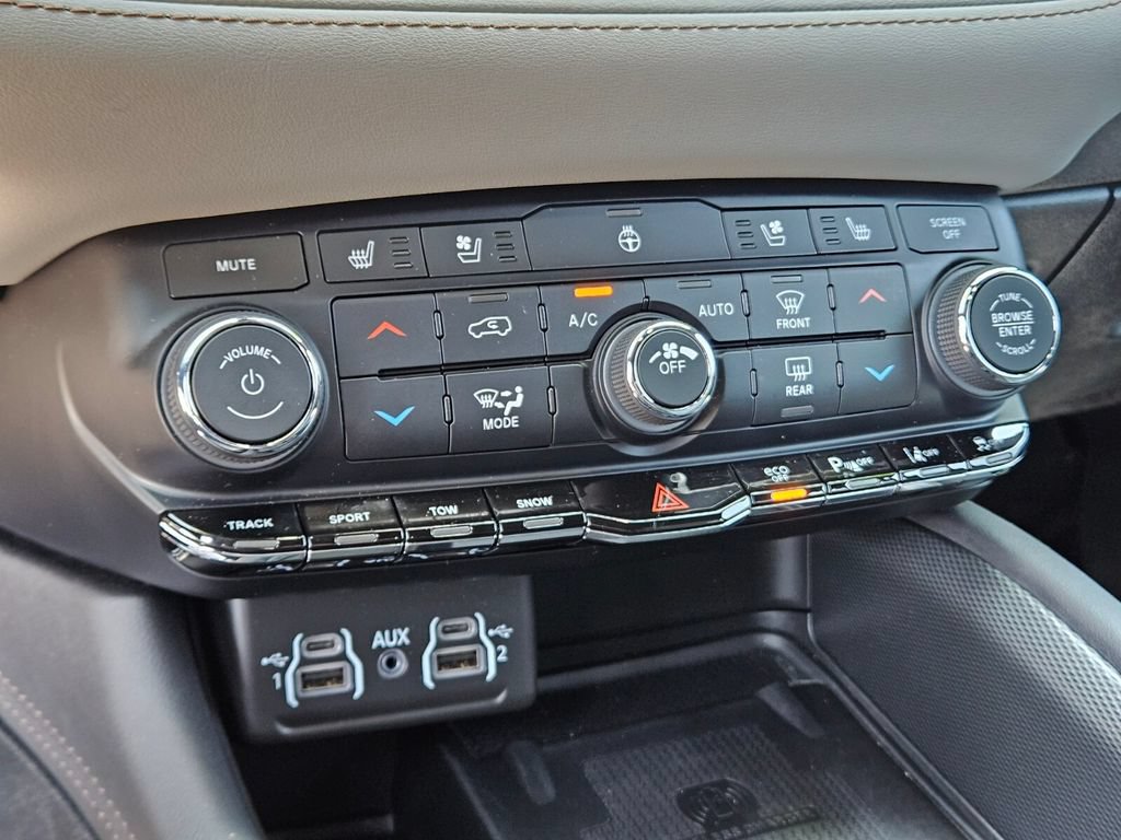 Used 2021 Dodge Durango R/T w/ Tow 'N Go Package AWD/4WD image 24