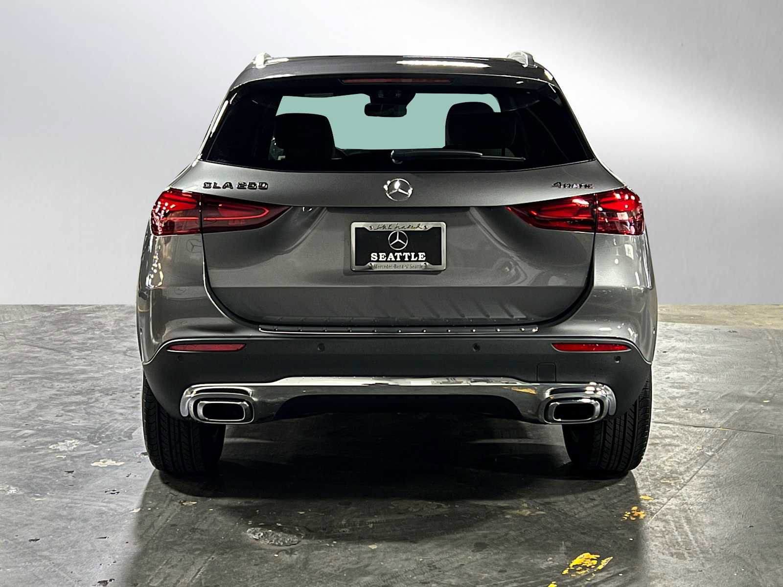 Used 2025 Mercedes-Benz GLA 250 4MATIC image 4