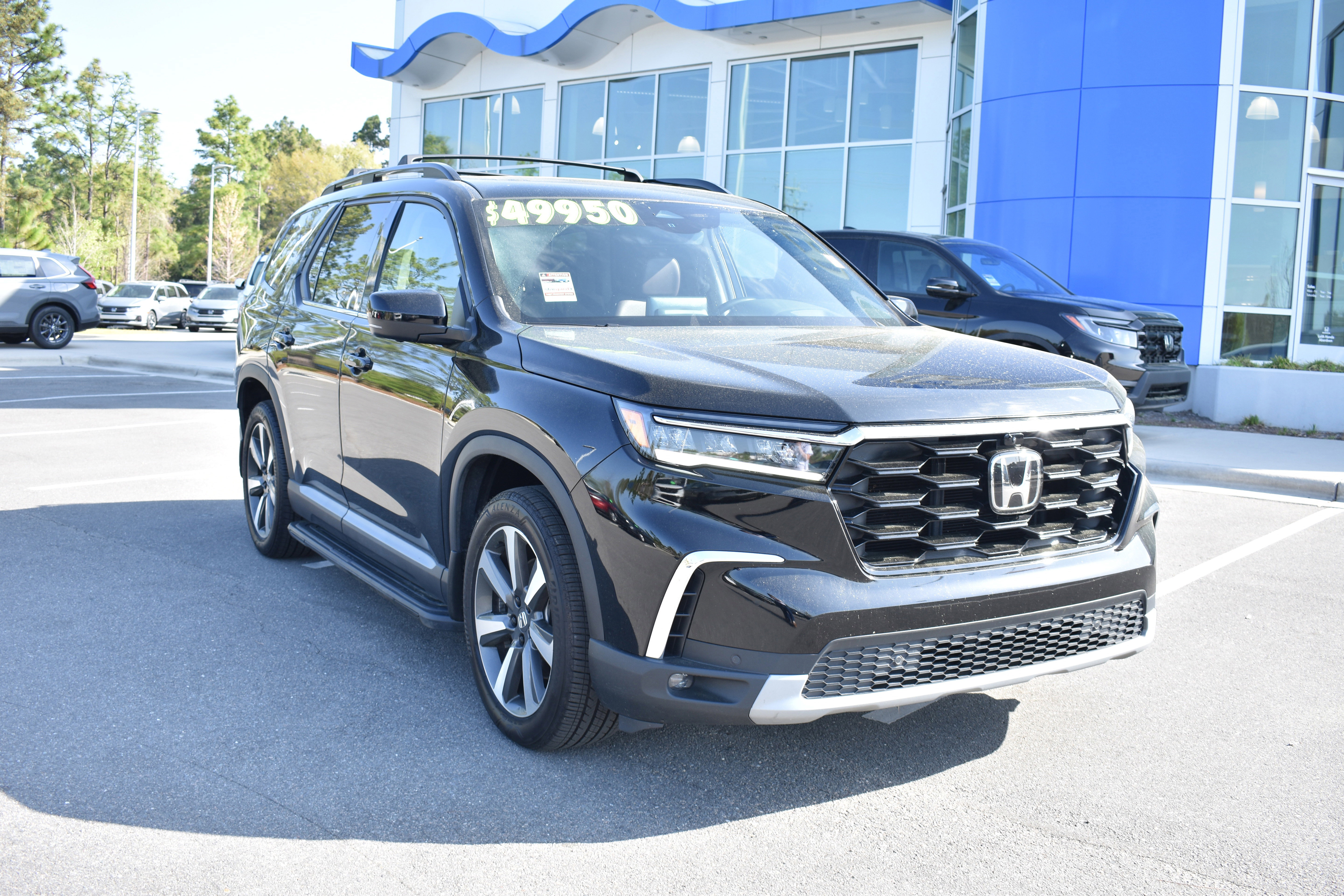 Certified 2025 Honda Pilot Elite image 3