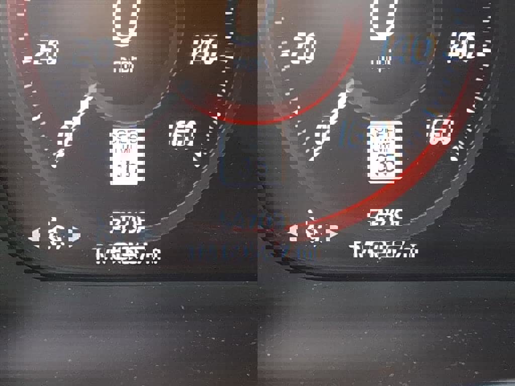 Used 2021 Volvo XC40 T5 R-Design w/ Climate Package image 30