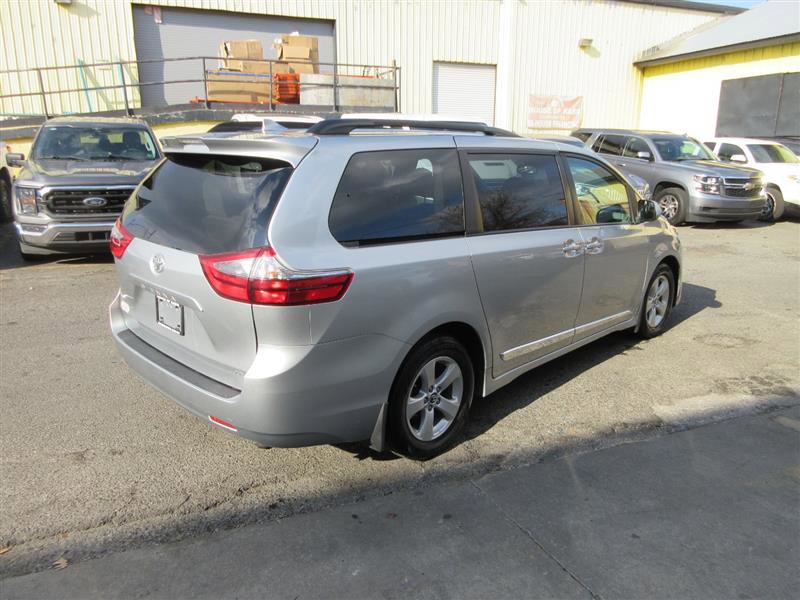 Used 2020 Toyota Sienna LE image 7