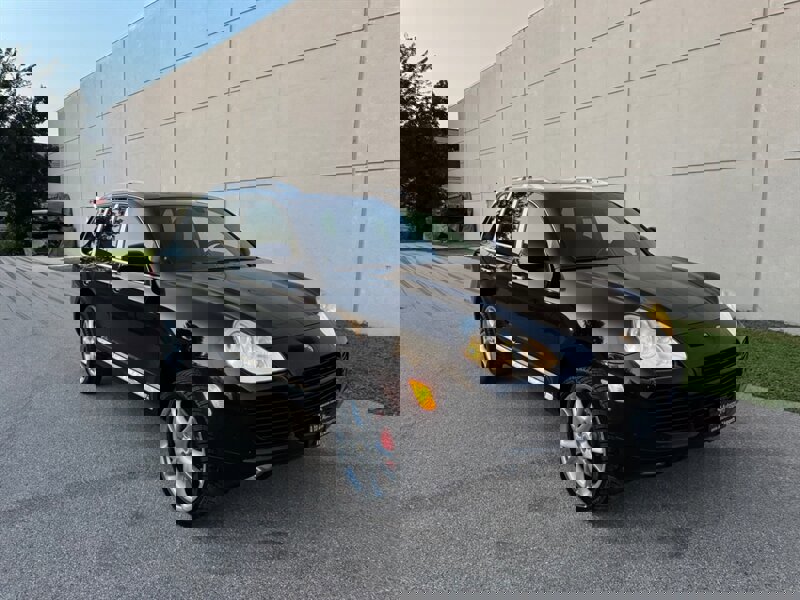 Used 2006 Porsche Cayenne Turbo image 9