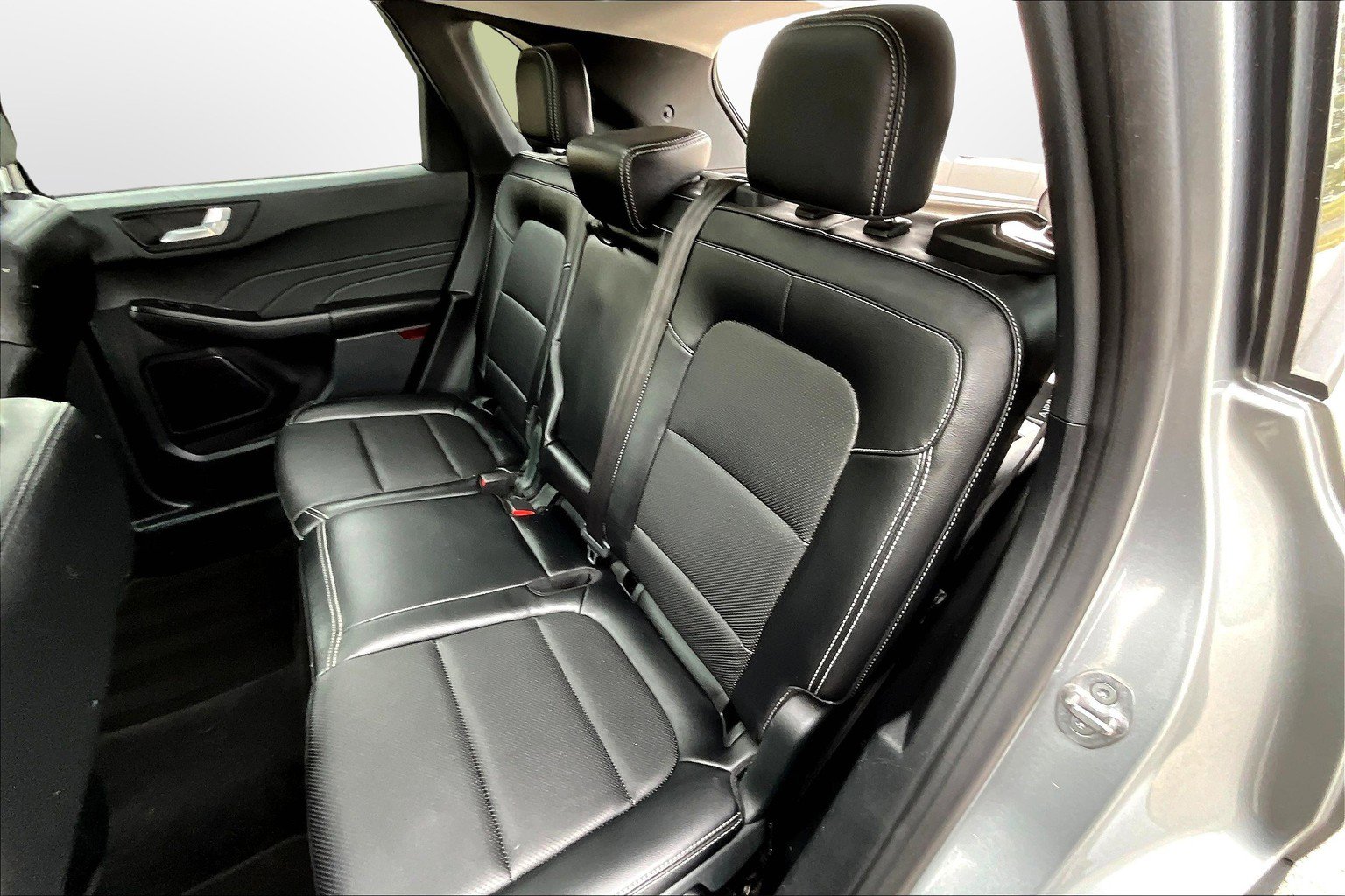 Used 2022 Ford Escape SEL w/ Technology Package AWD/4WD image 18