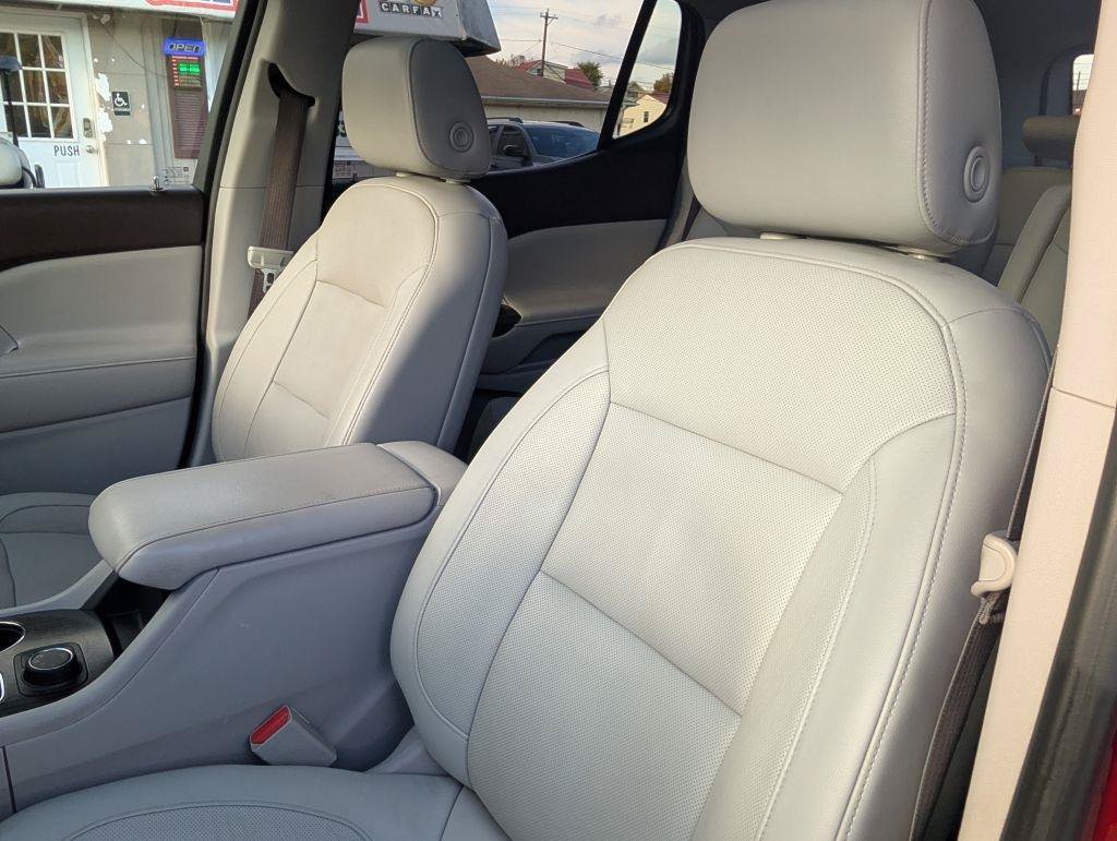 Used 2017 GMC Acadia SLT AWD/4WD image 17