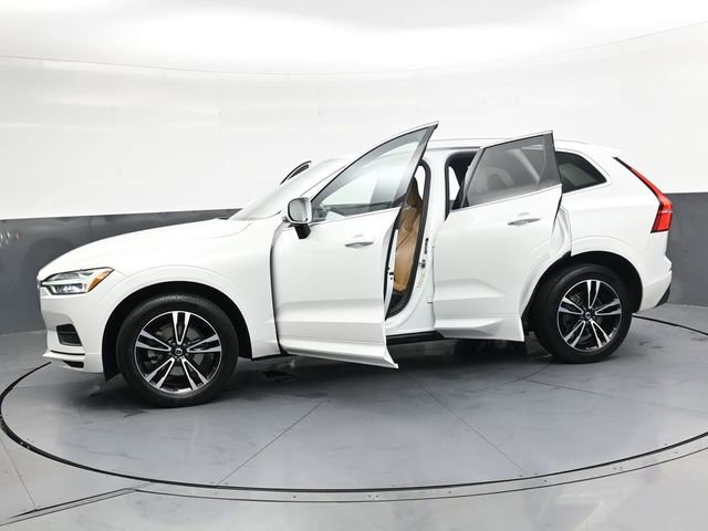 Used 2020 Volvo XC60 T5 Momentum w/ Protection Package image 35