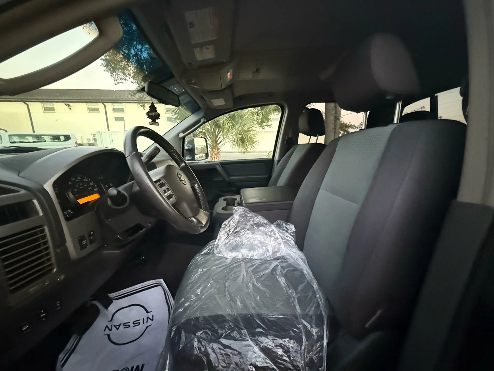 Used 2006 Nissan Titan SE image 11